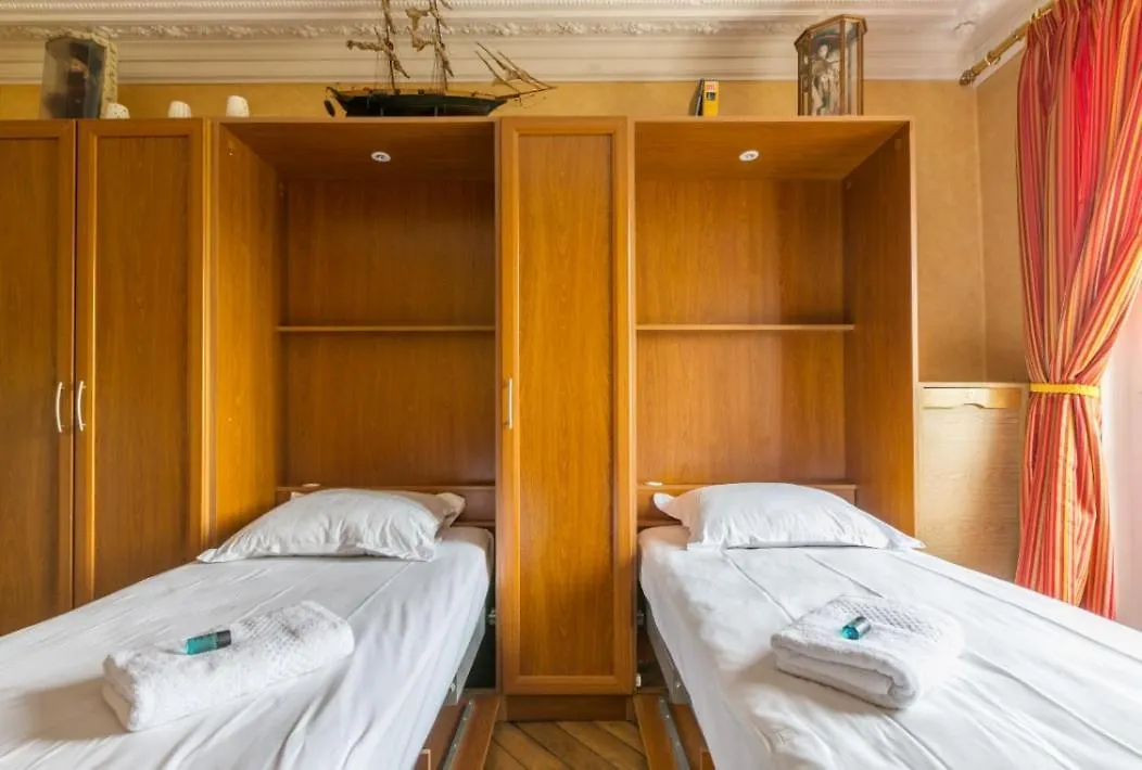 Apartament Chapelle 2 - Kp - Great F2 Perfect For 4 Guests - Lively Area Paryż