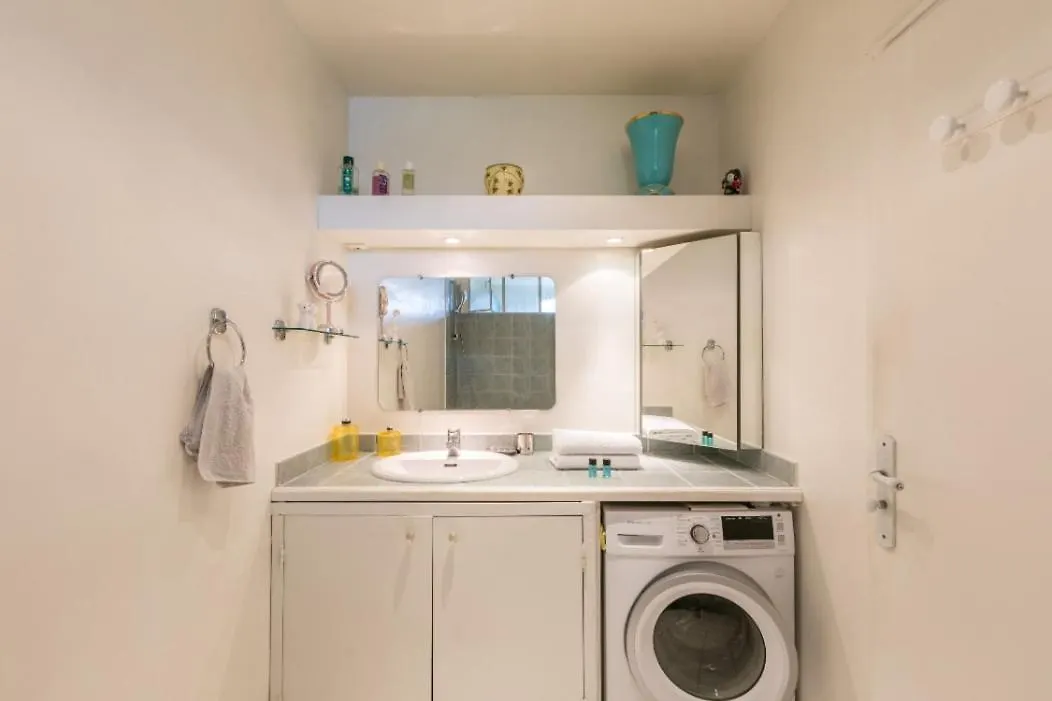 Apartament Chapelle 2 - Kp - Great F2 Perfect For 4 Guests - Lively Area Paryż